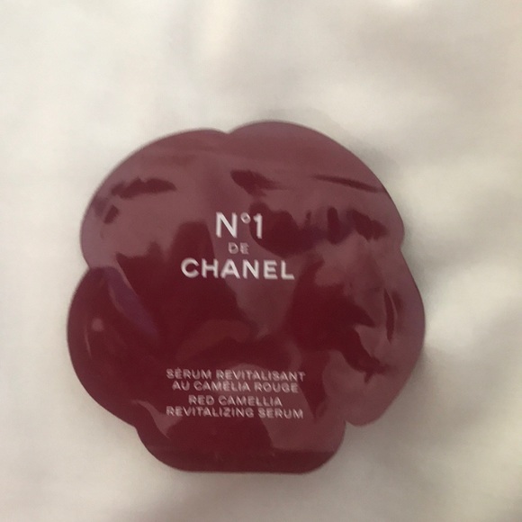 ⚡️FINAL PRICE⚡️ Chanel N1 De Chanel Serum Sample - Picture 2 of 6